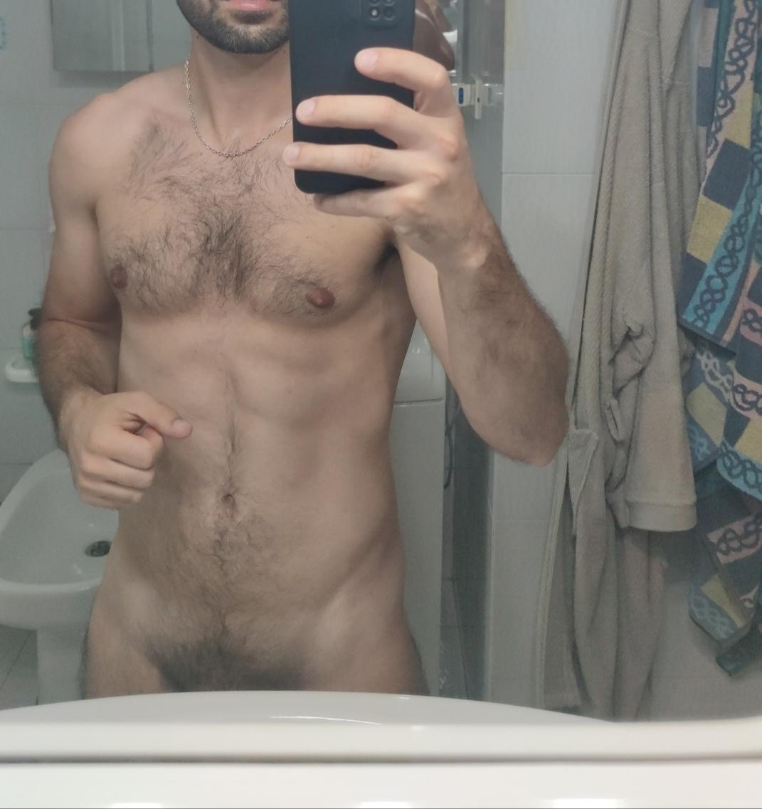 25andrea90 live from Italy