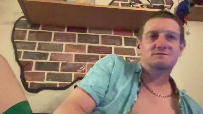 2thepointboi live from United States