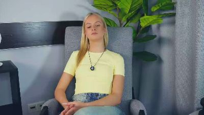 AleshiaEscalon live from France