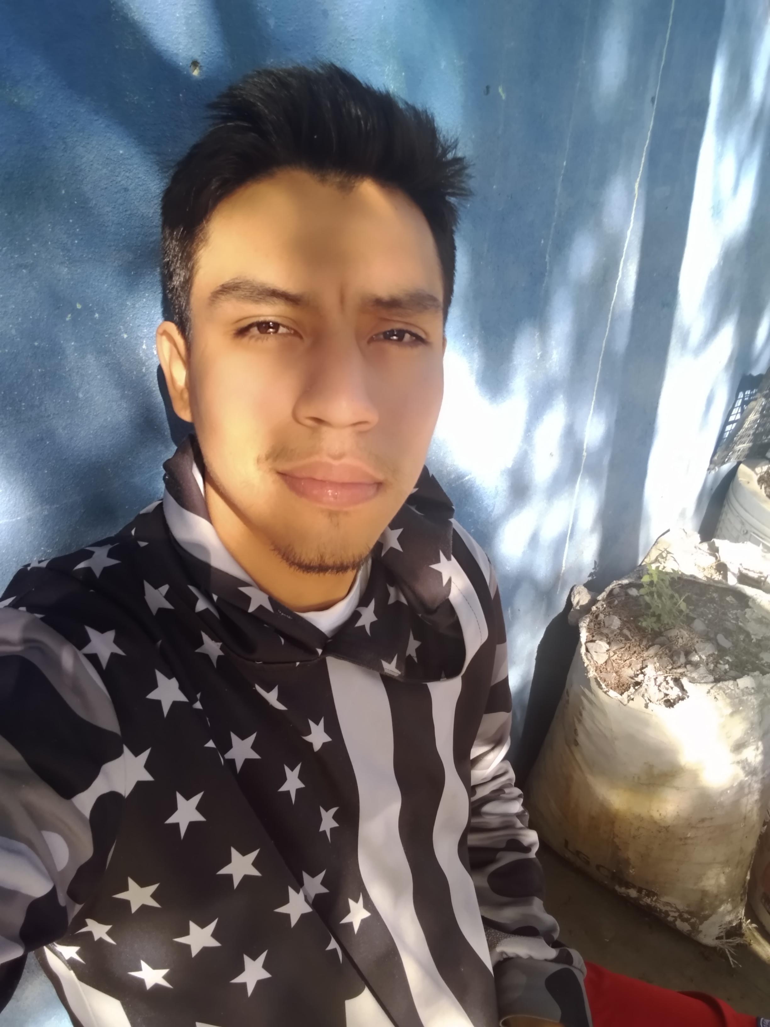 AlexAlejandro7 live from Mexico