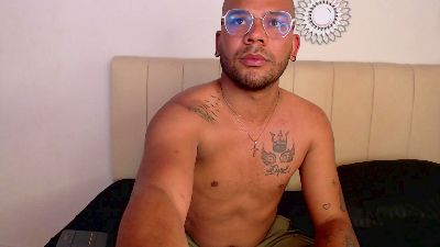 Alex_Storm live from Colombia