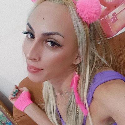 AlexiaDuucan live from United States