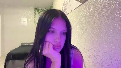 AlinaEsler live from France