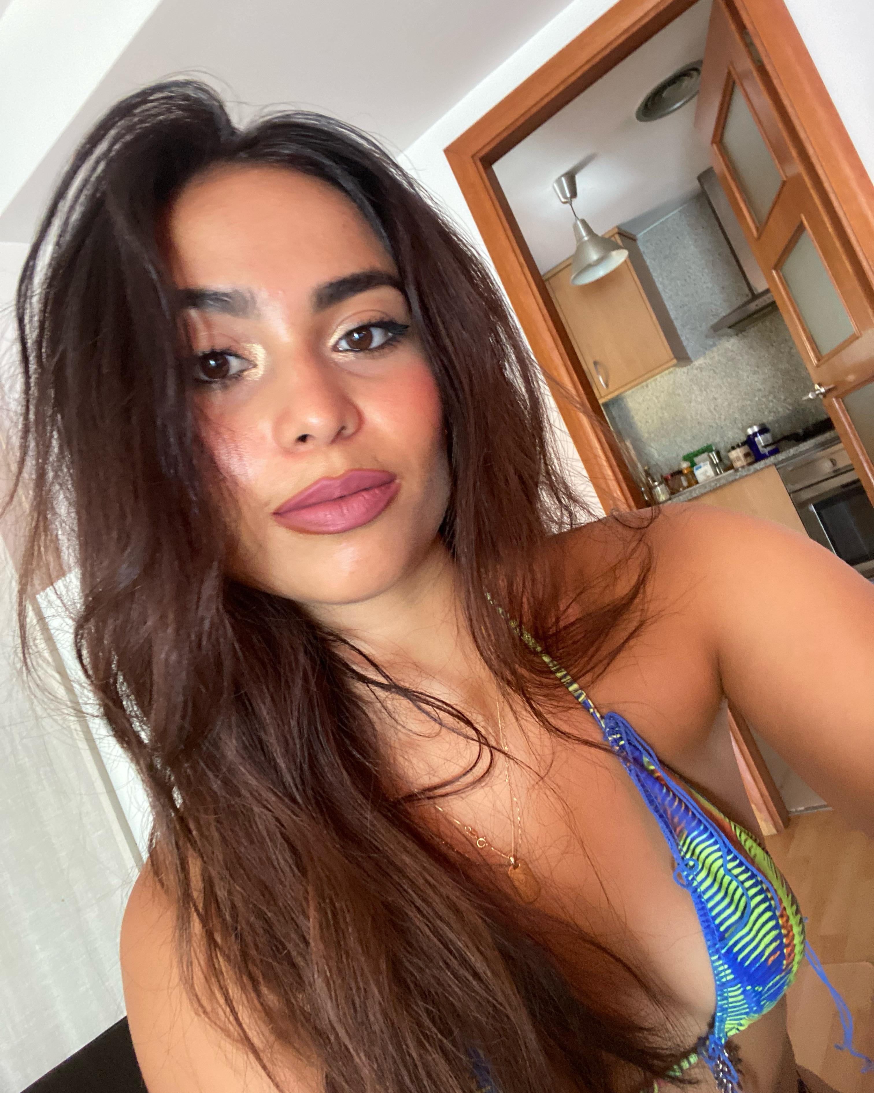 Alishafoxxx live from Spain
