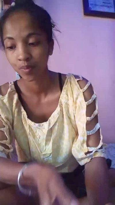 Allycha live from Madagascar