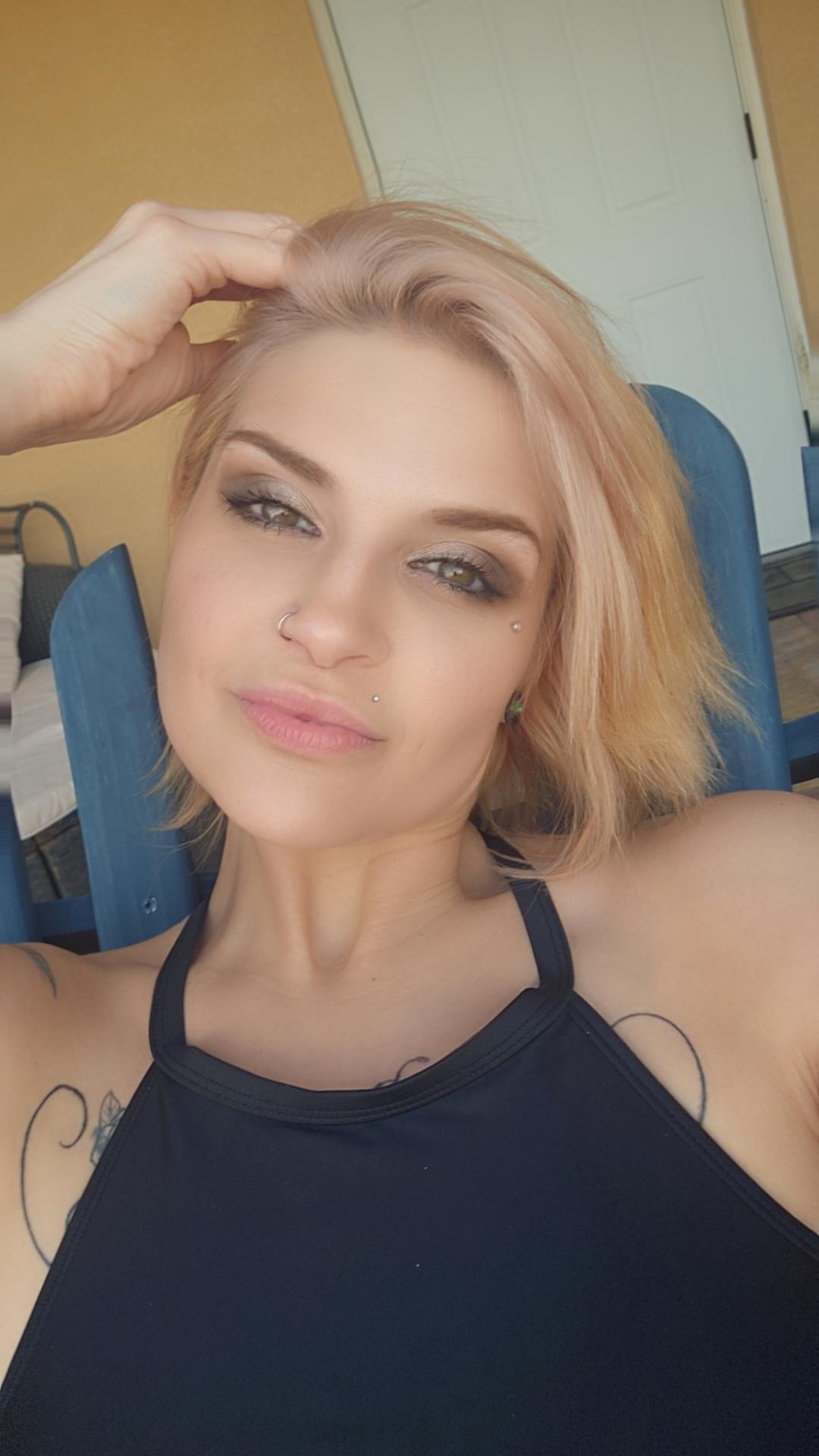 AlyCapone live from United States