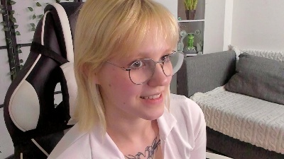 AlyshaWassinger live from France