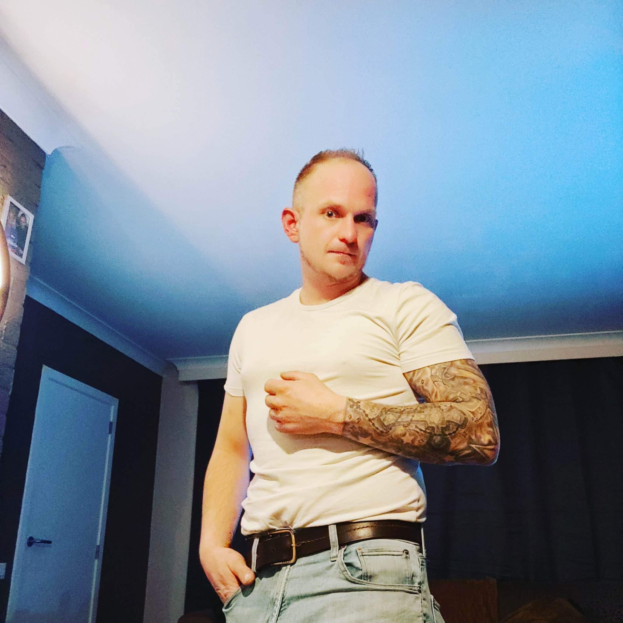 Andyttt live from Belgium