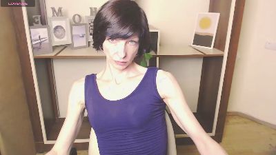 AngelinaLess_ live from United States
