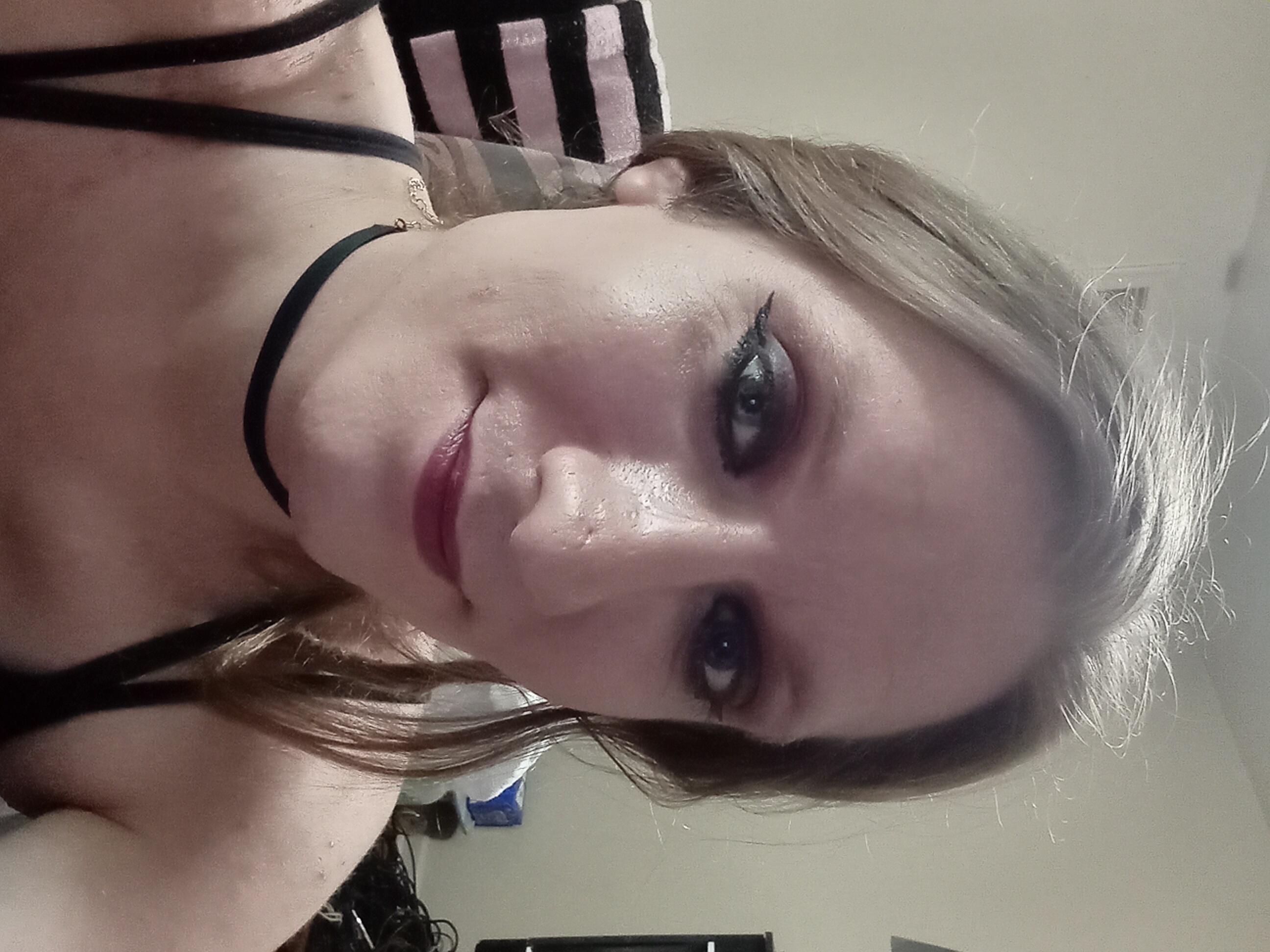 Audrie96 live from United States