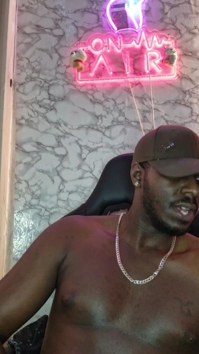 BBcMaskedBandit live from United Kingdom