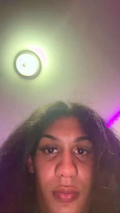 Barbie_scarlet live from United States