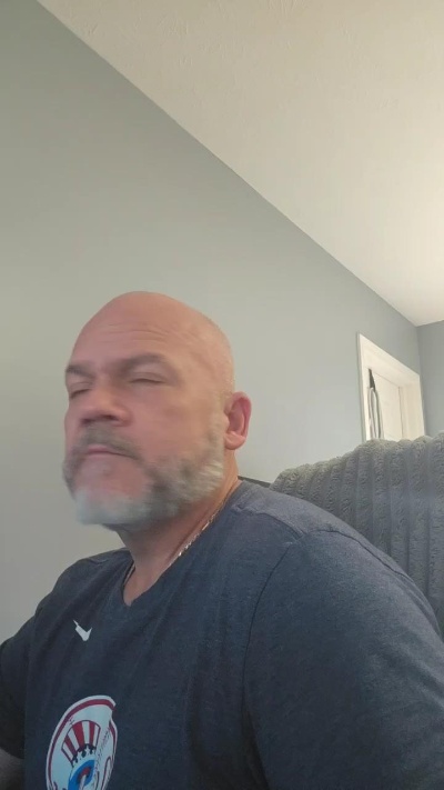 BiCur1976 live from United States