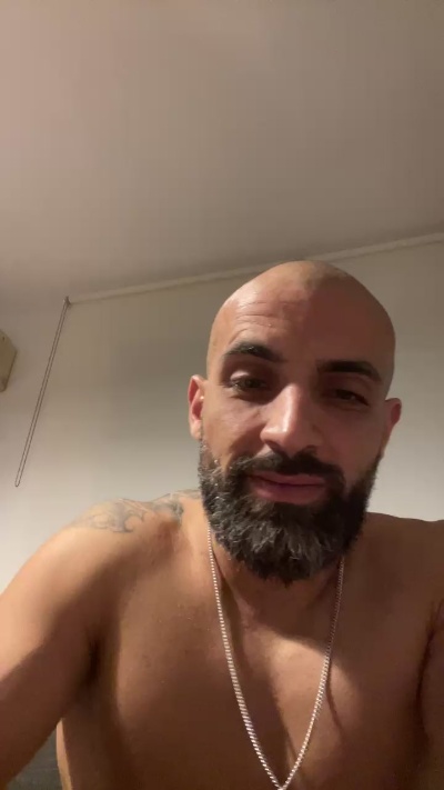 Biberonlechero live from Spain