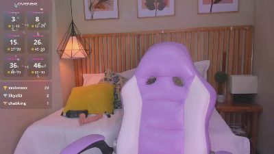 Blaiir_Moon live from United States