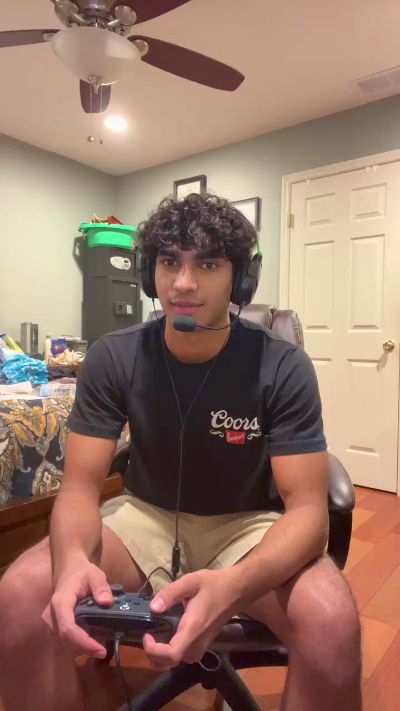 BrownBoyCheeks live from United States