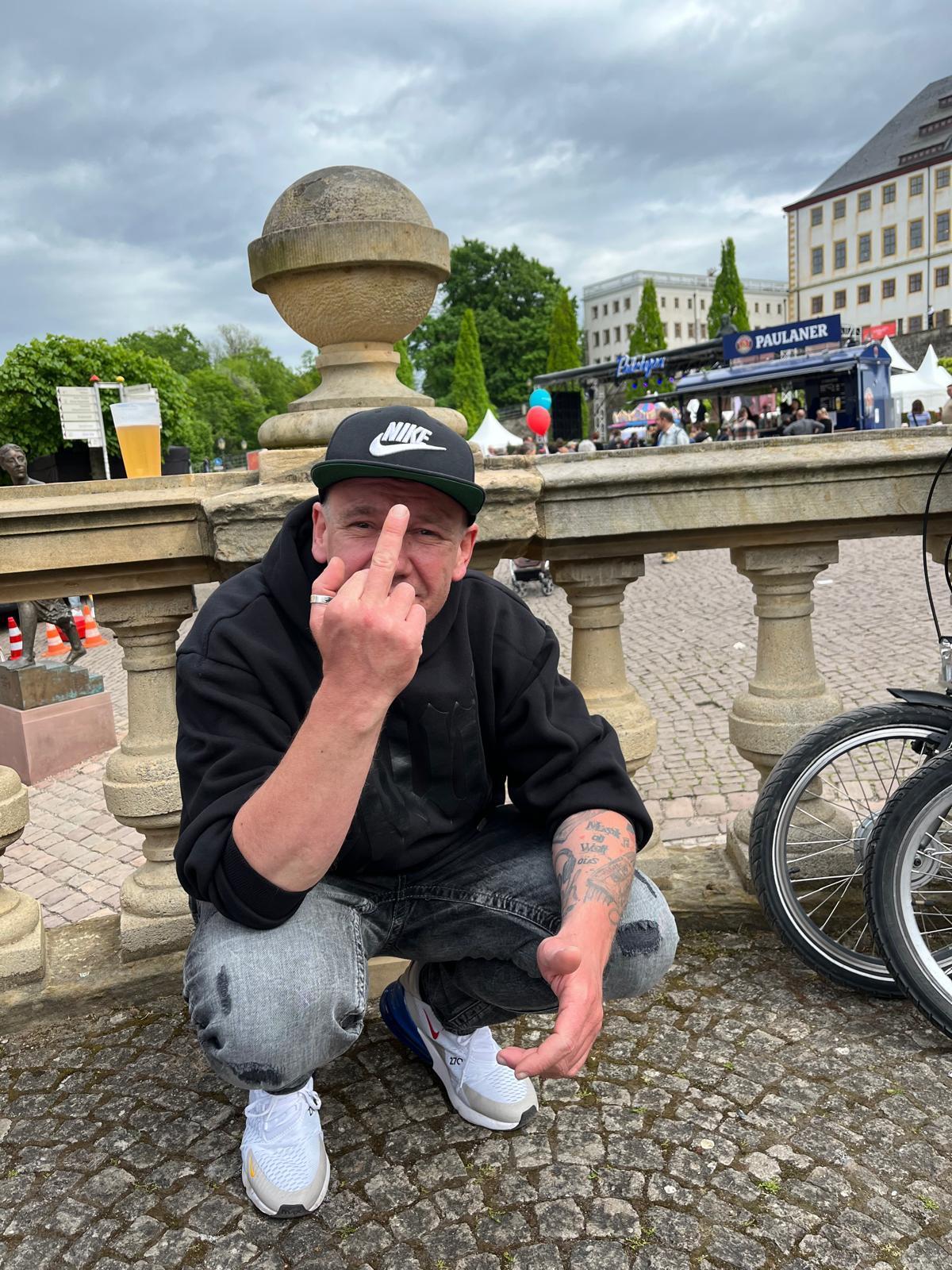 BruceWilles08 live from Germany