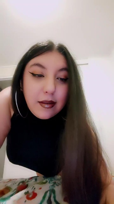 Cami_l0v live from Chile