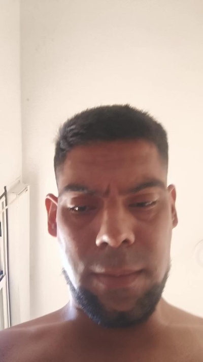 Carlosiq1 live from Spain