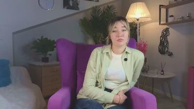 CarylDelwiche live from France