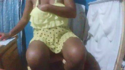 Cat_minouh live from Madagascar