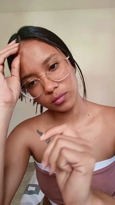 Charming_cute live from Spain