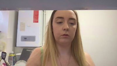 Cherrydollxo live from United Kingdom