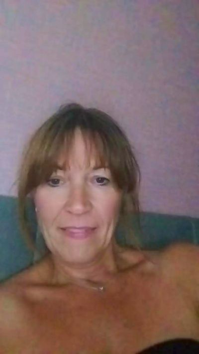 Cumonme17 live from United Kingdom