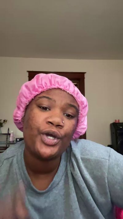 Curvyarre live from United States