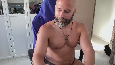 Daniaj87 live from Spain