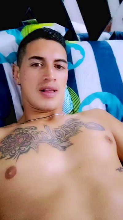 Deivihot25 live from Colombia