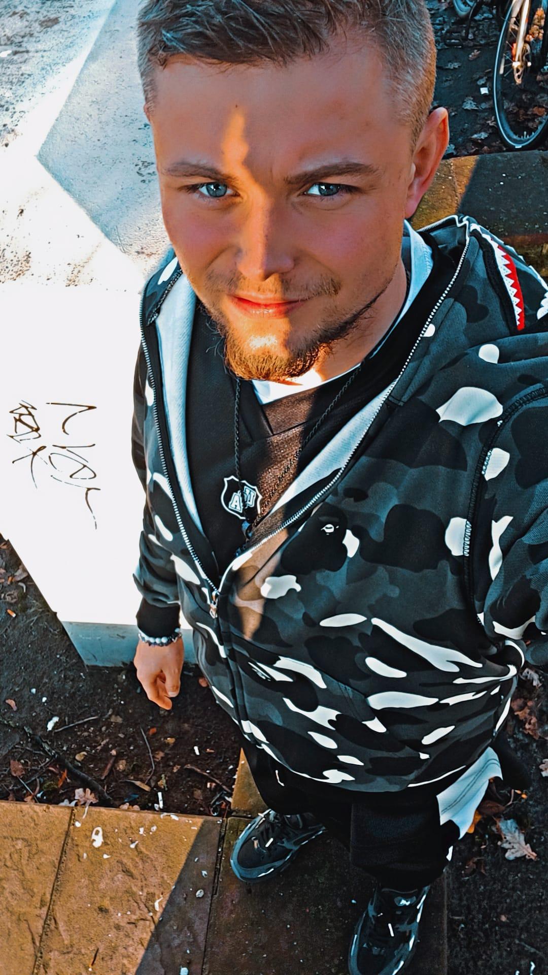 Dickfromspace69 live from Germany