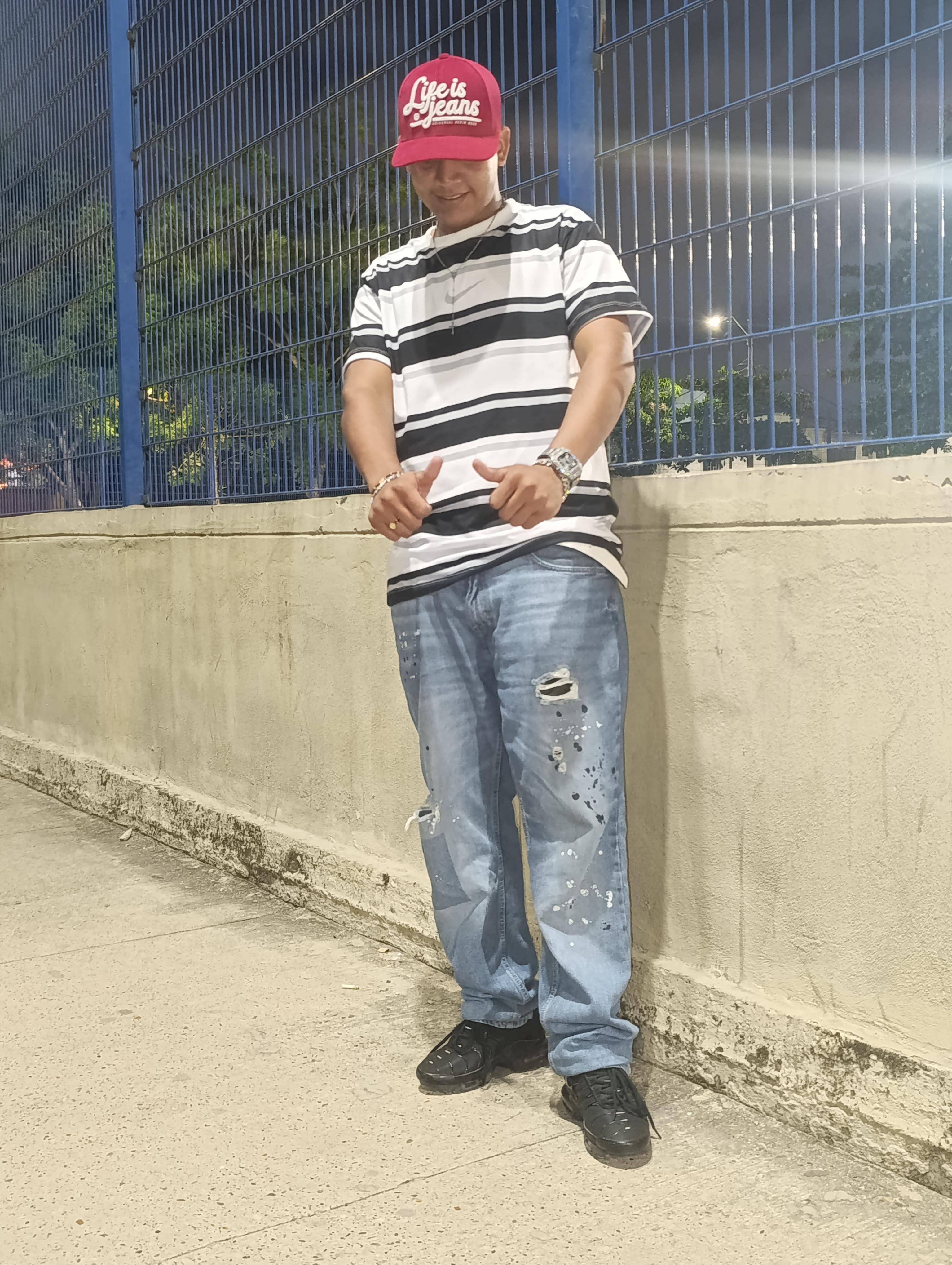 Dpikes420 live from Colombia