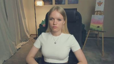 EliciaKrissie live from France