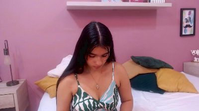 Emilyhaze_8 live from Colombia