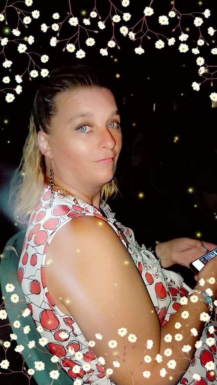 Emma84360 live from France