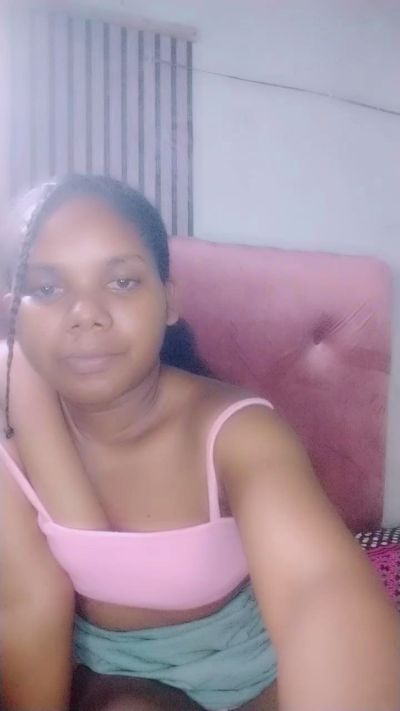 Emmalovely07 live from Madagascar