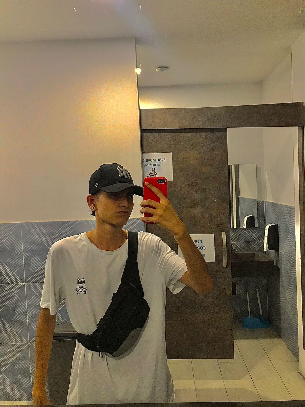 Ethaan_Boy live from Colombia