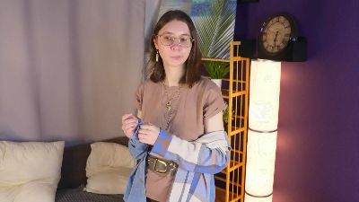 EveliaLibel live from United States