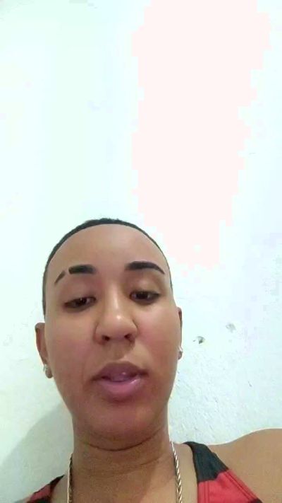 Faelly_santos live from Brazil