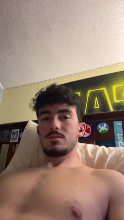 Frostedtip0 live from United States