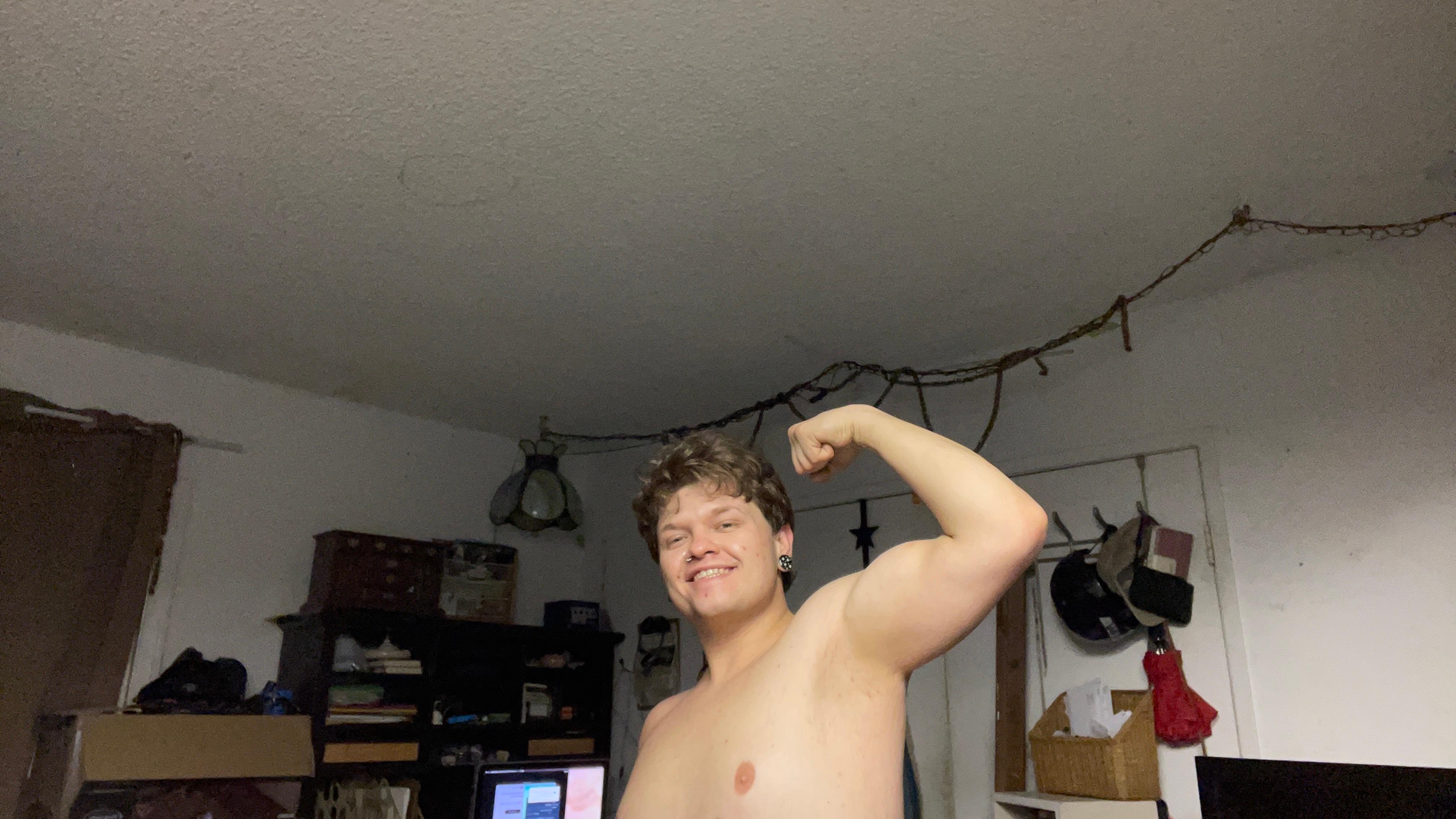 Fuckinoliver888 live from United States