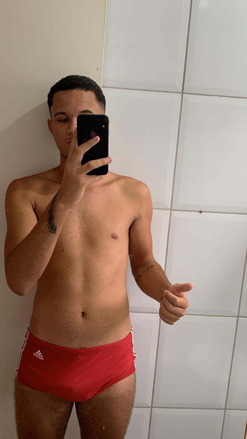 Gaelzinho_hot1 live from Brazil