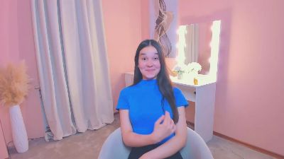 GloryAntillon live from United States