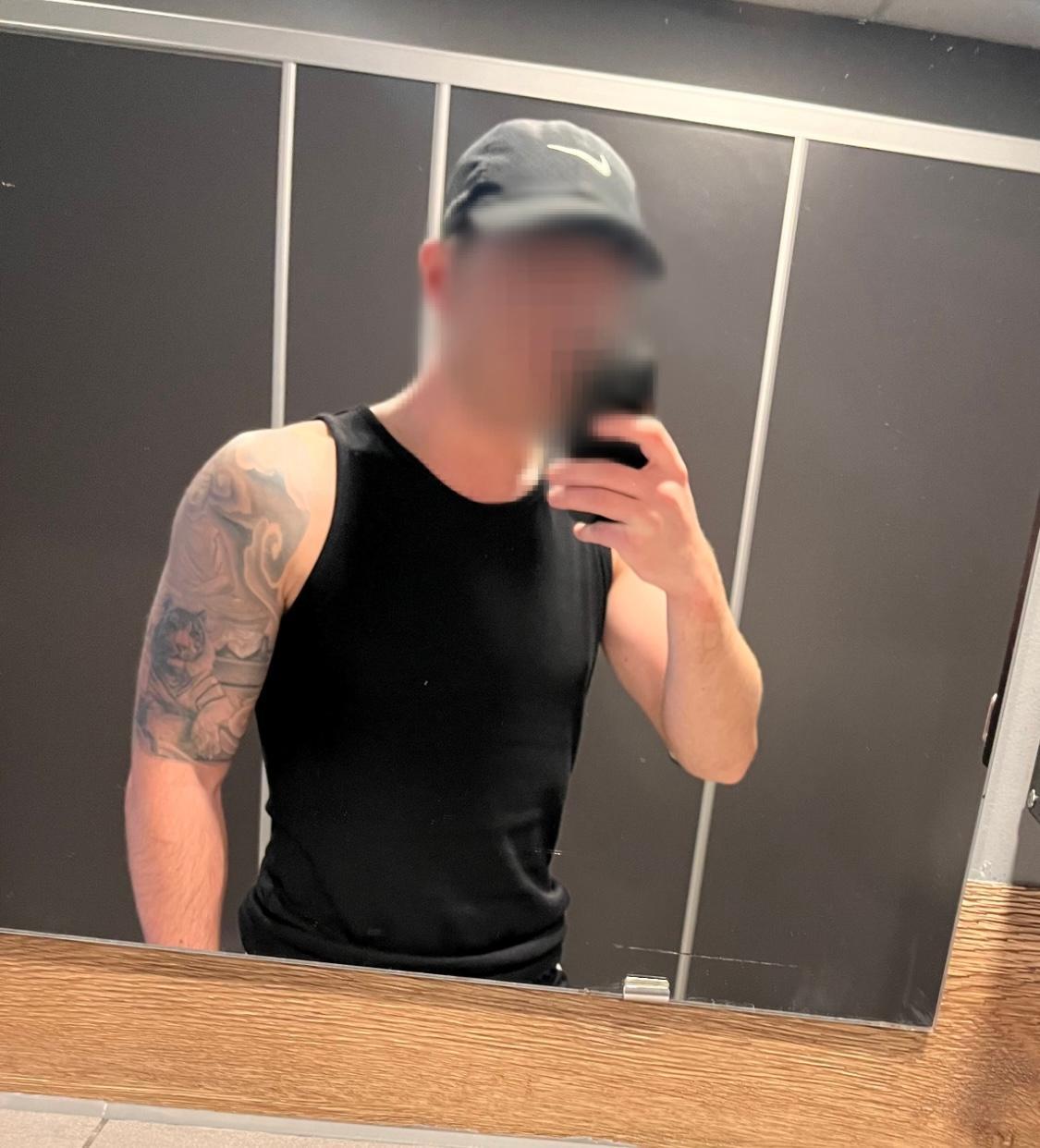 GuyFromNextDoor live from Germany