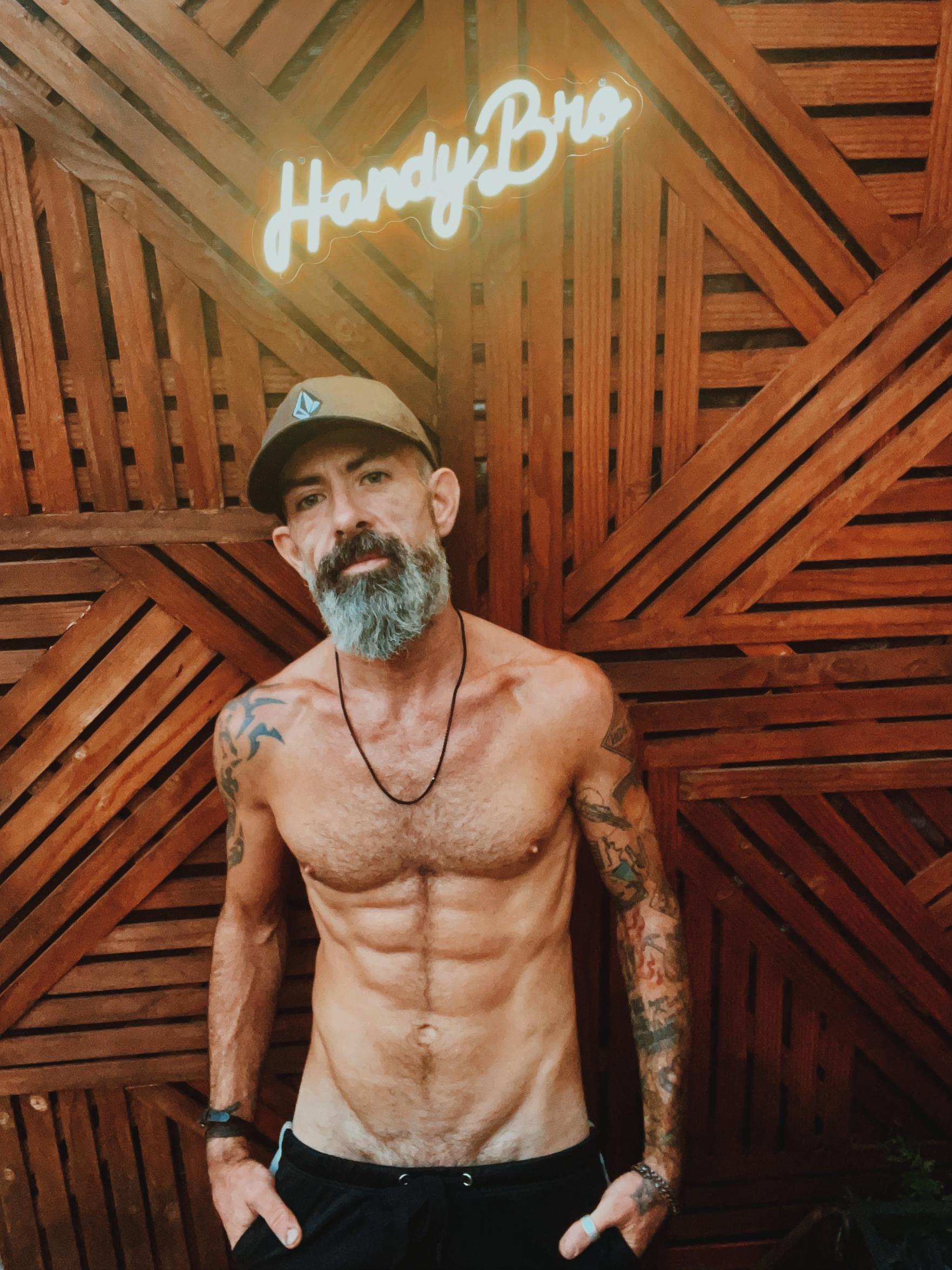 HandyBro live from United States