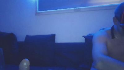 HannahBaradin live from Sweden