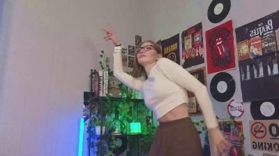 HoneySchuepfer live from France