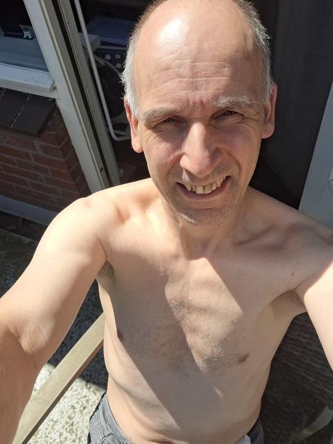 HornyForFun71 live from Netherlands