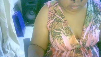 HotTitie live from Canada